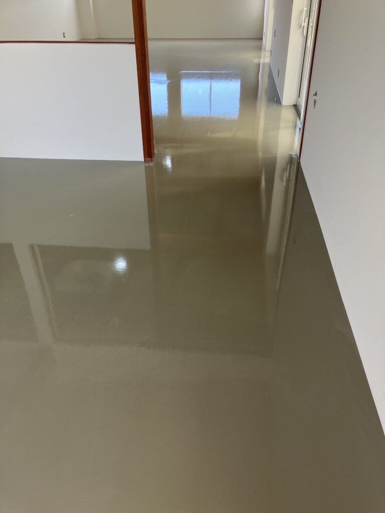 一般住宅セルフレベリング打設